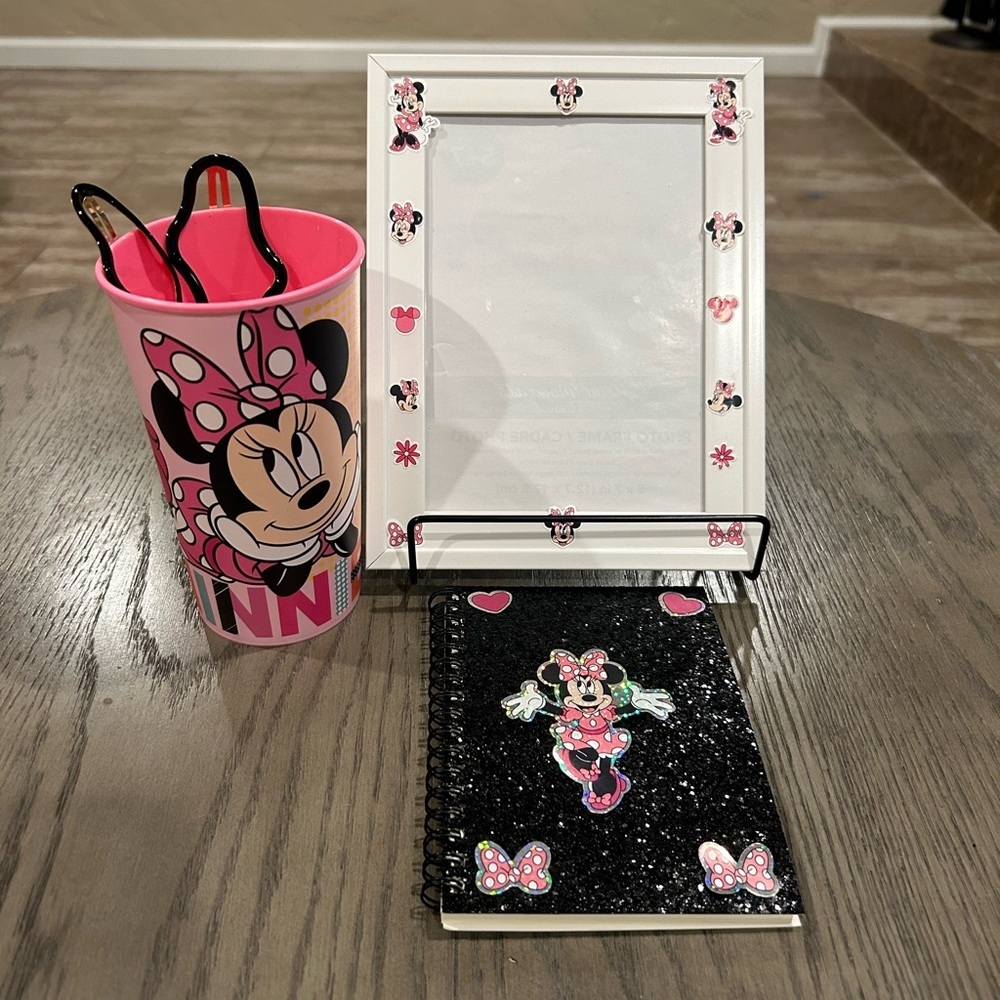 Minnie Mouse Frame, Cup, and Notebook Set
